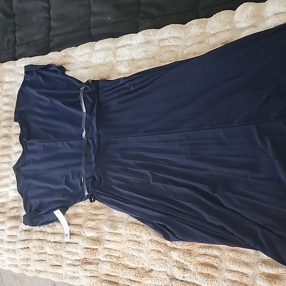 Women's dress - Picture 4 of 4